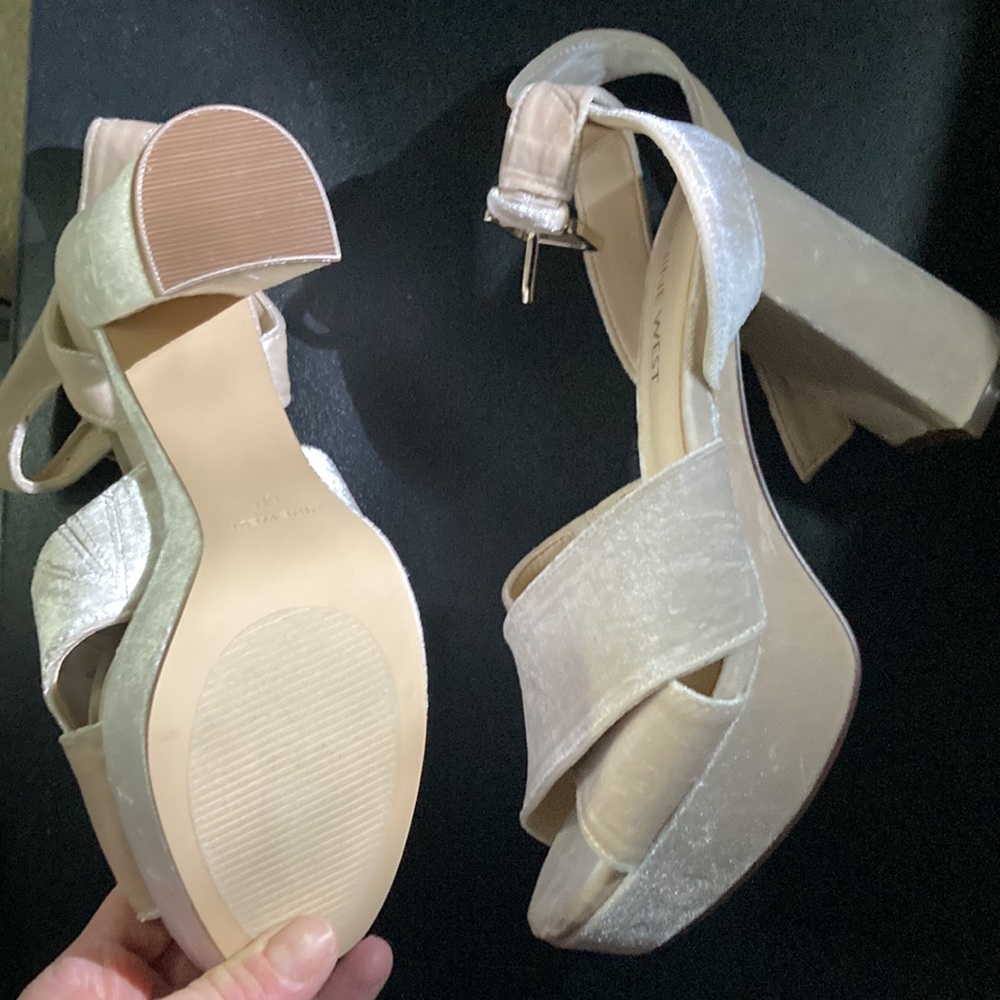 Heels - Picture 7 of 7
